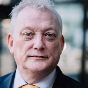 Gerard van Olphen treedt af als bestuursvoorzitter APG